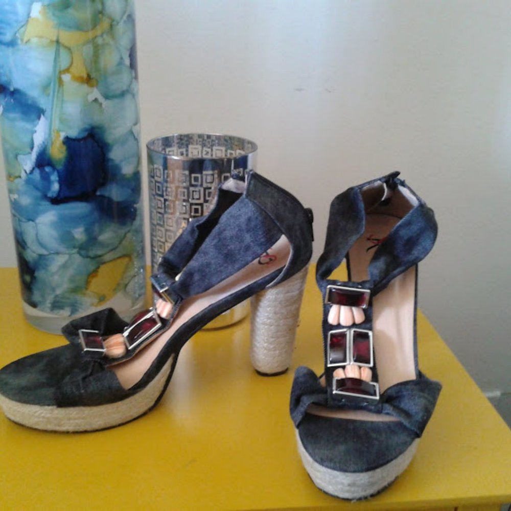 Blue Velvet Pumps - Picture 8 of 16